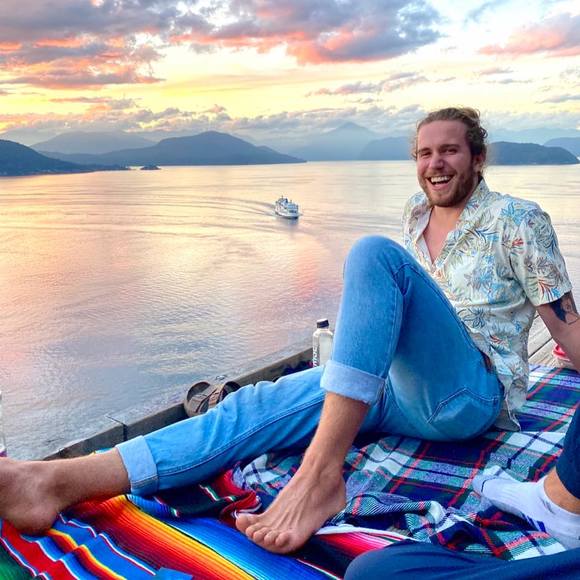 Meet your Posher, Sutton - Picture 1 of 1